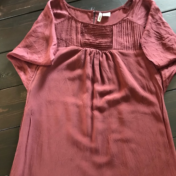 Dresses & Skirts - Burgundy silk knee length dress by Covet